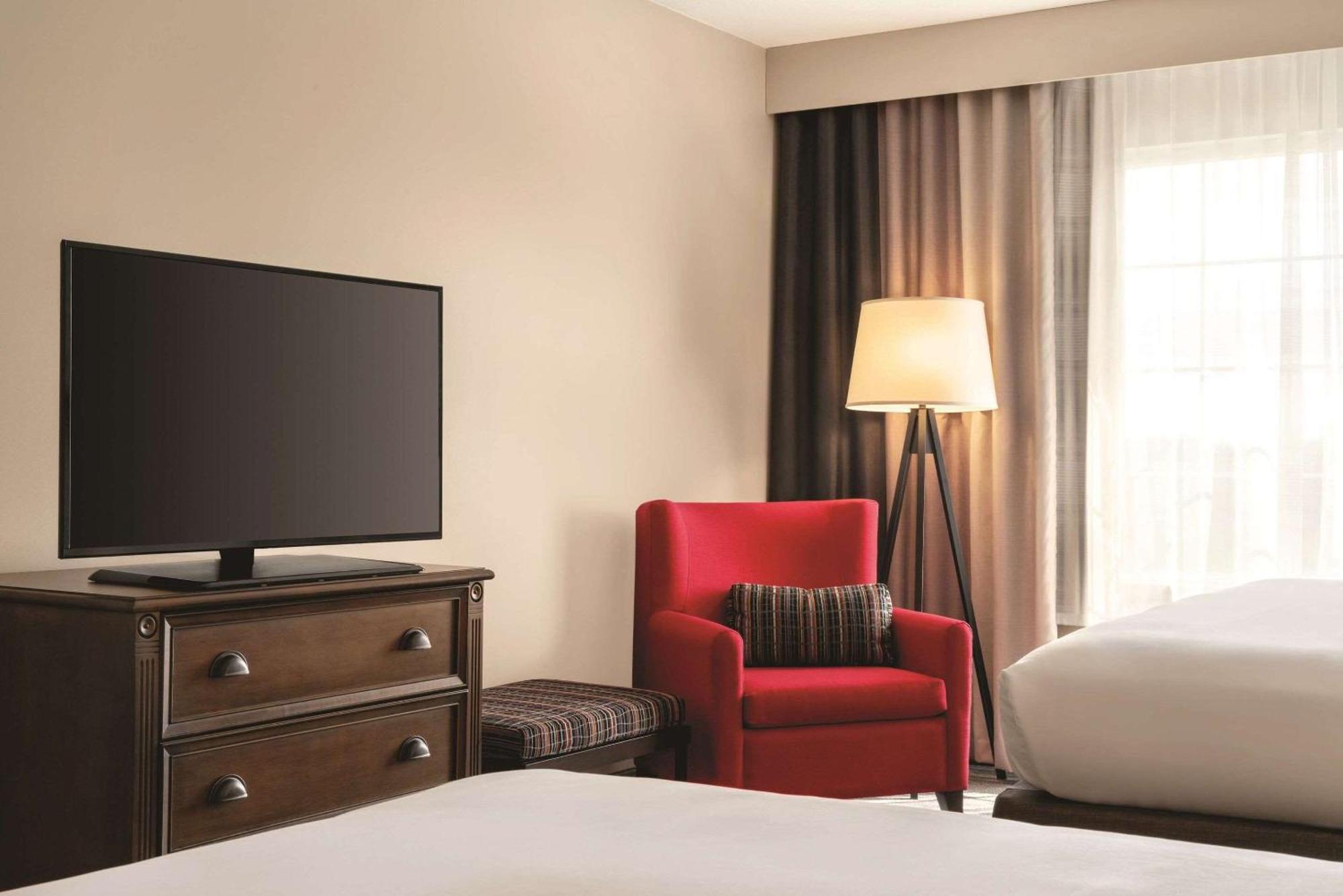 Hotel Country & By Radisson, East, Mi